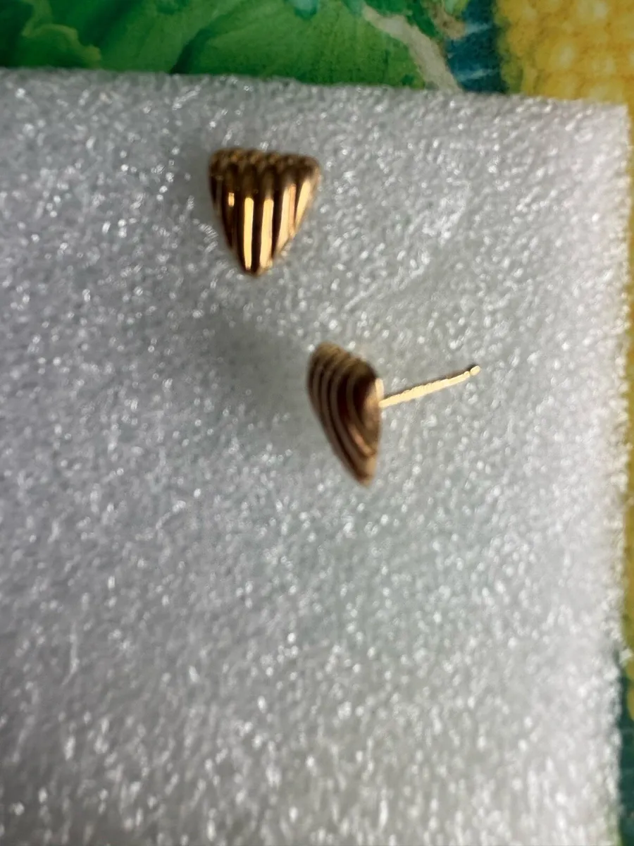 9ct gold earrings - Image 4
