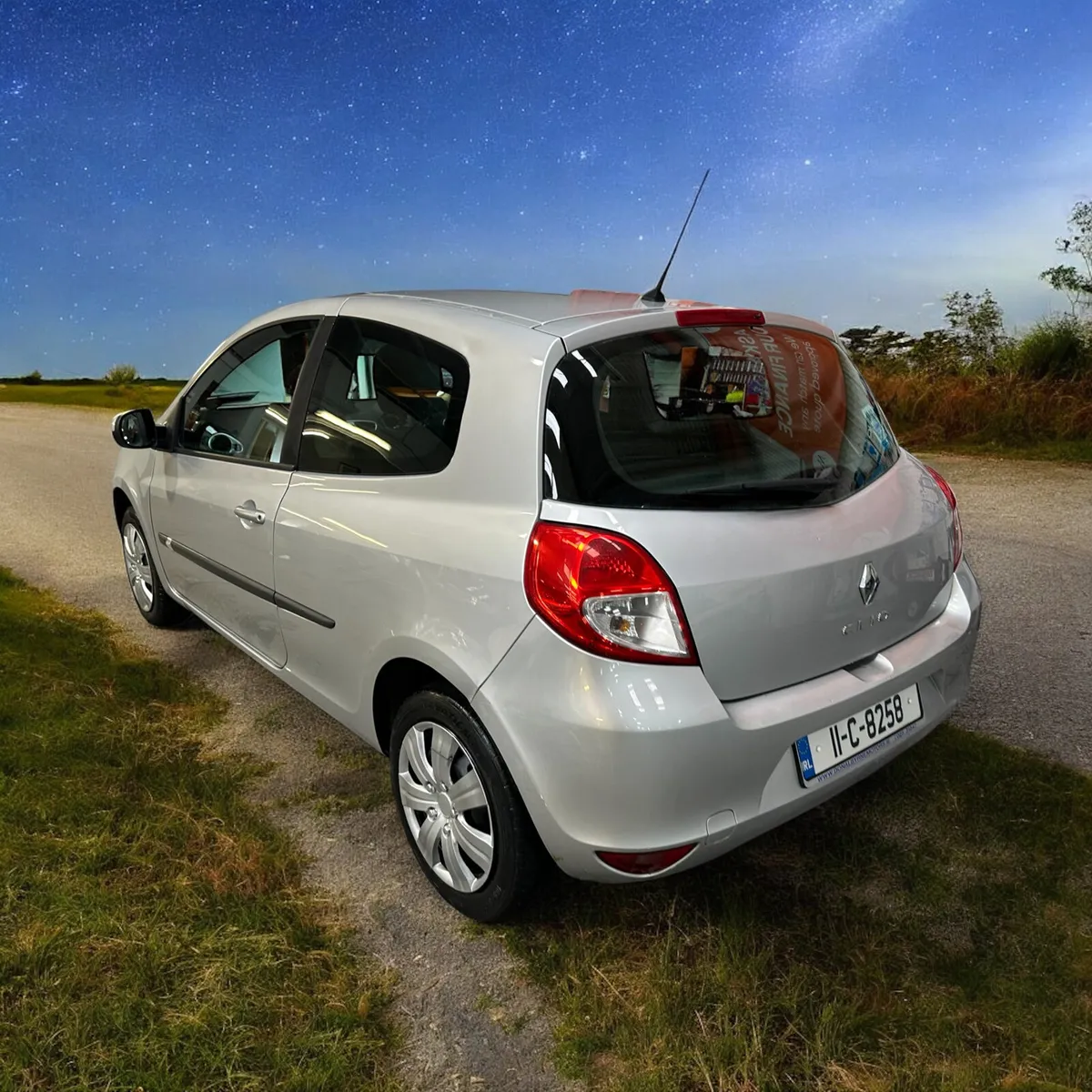 2011 Renault Clio1.2 16V ROYALE Petrol Low Mileage - Image 2