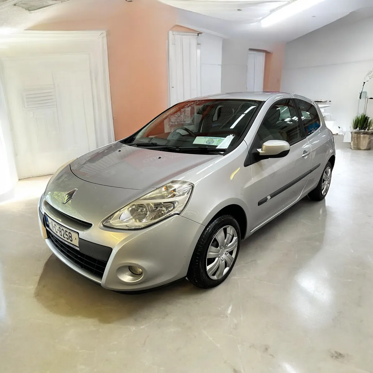 2011 Renault Clio1.2 16V ROYALE Petrol Low Mileage - Image 3