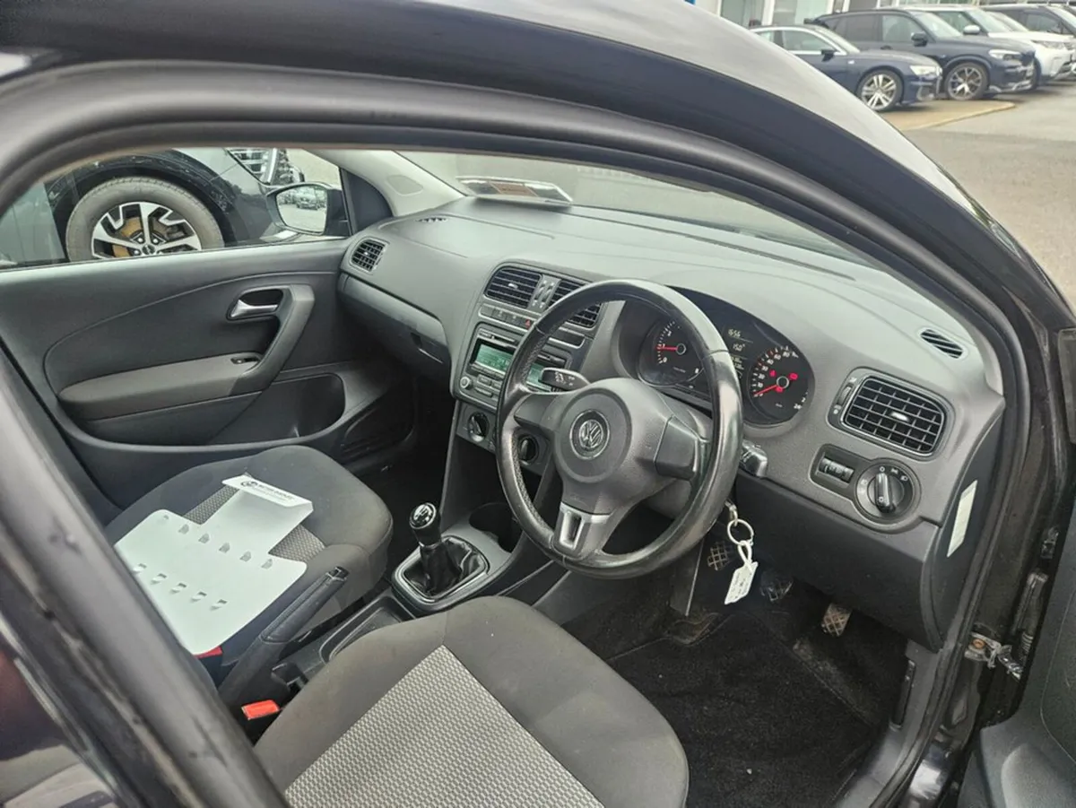 Volkswagen Polo TL 1.2 M5F 60HP 5DR - Image 3