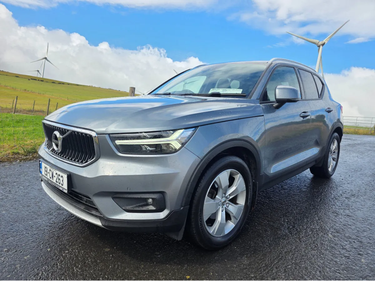 Volvo XC40 D3 MOMENTUM AT 5DR AUTO - Image 1