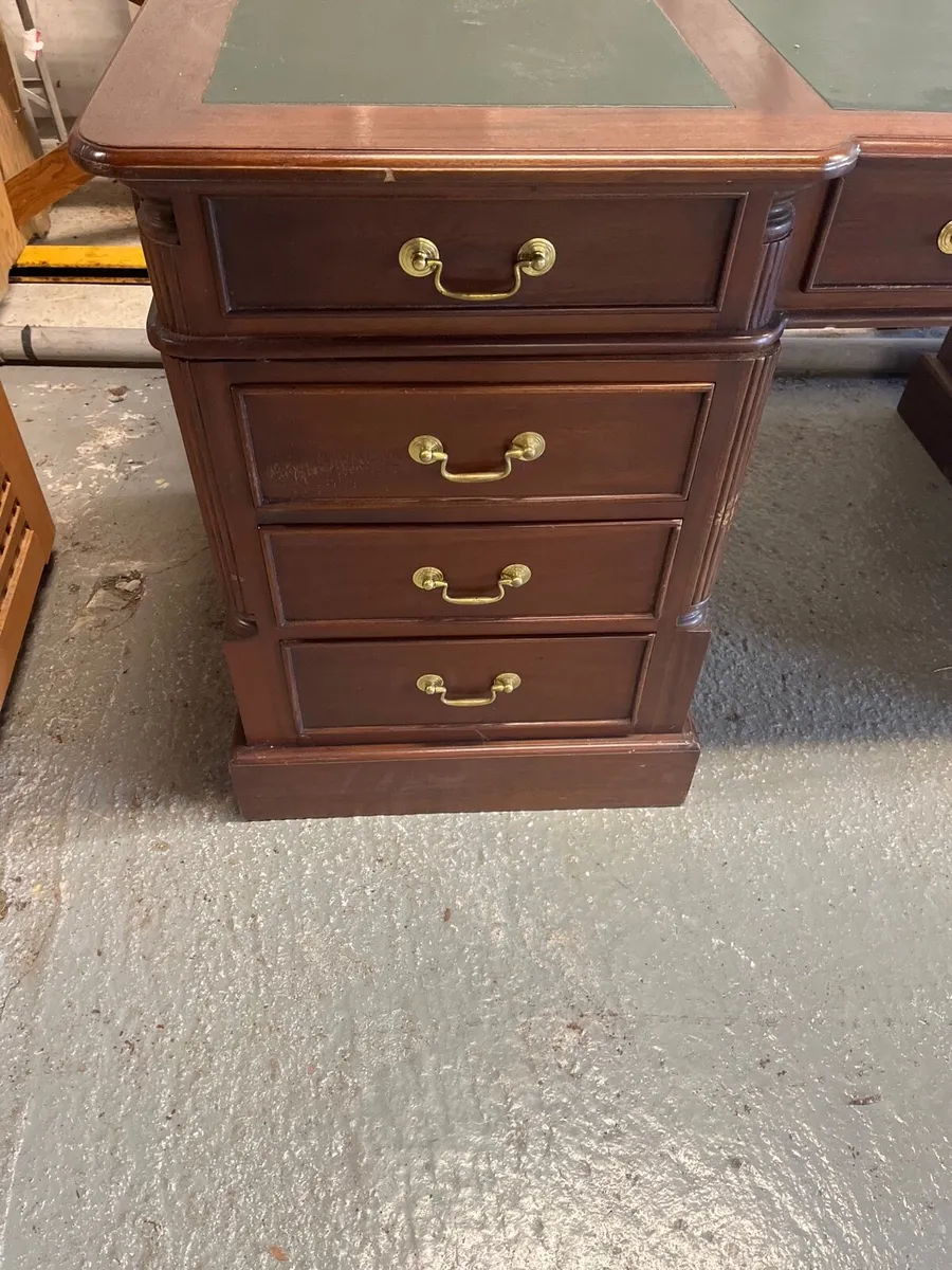 Desk - Image 2