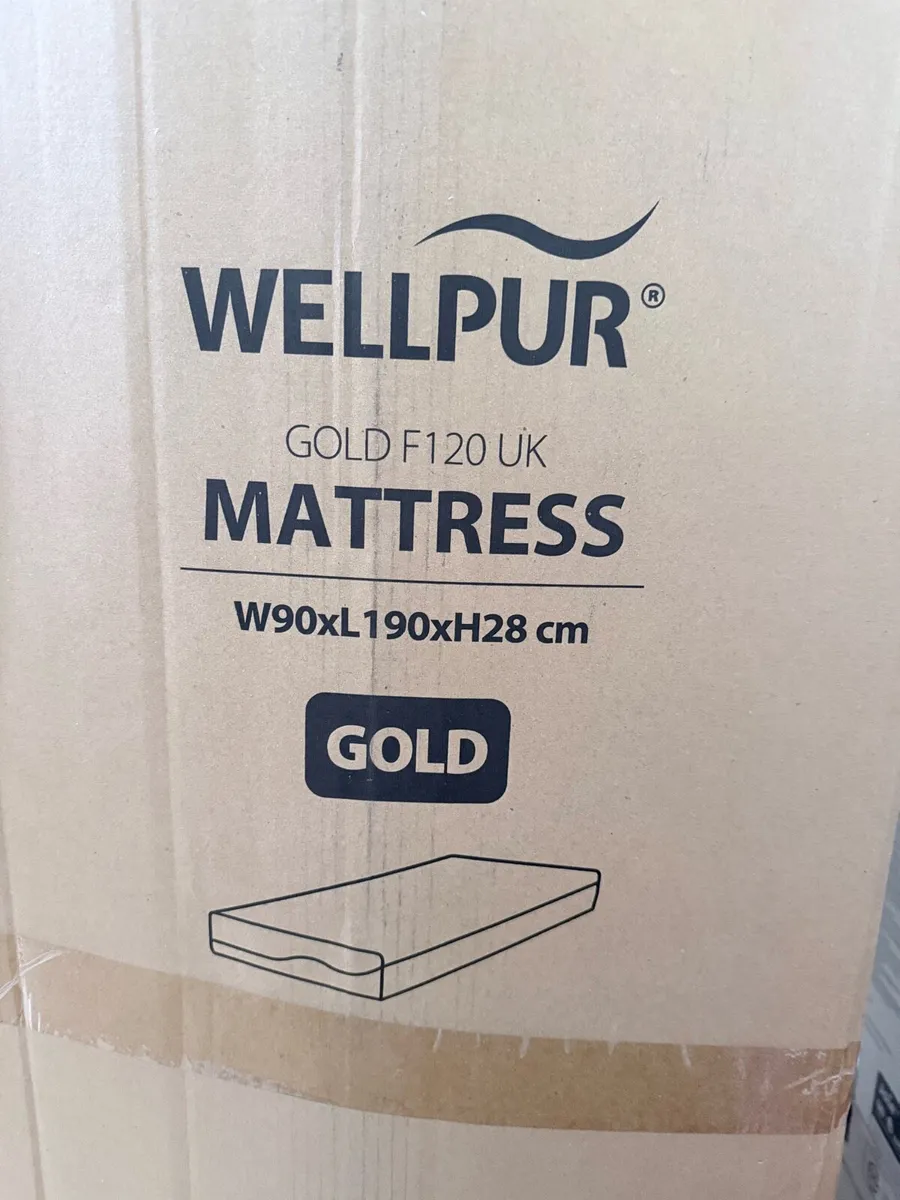WELLPUR GOLD single foam mattress - Image 1
