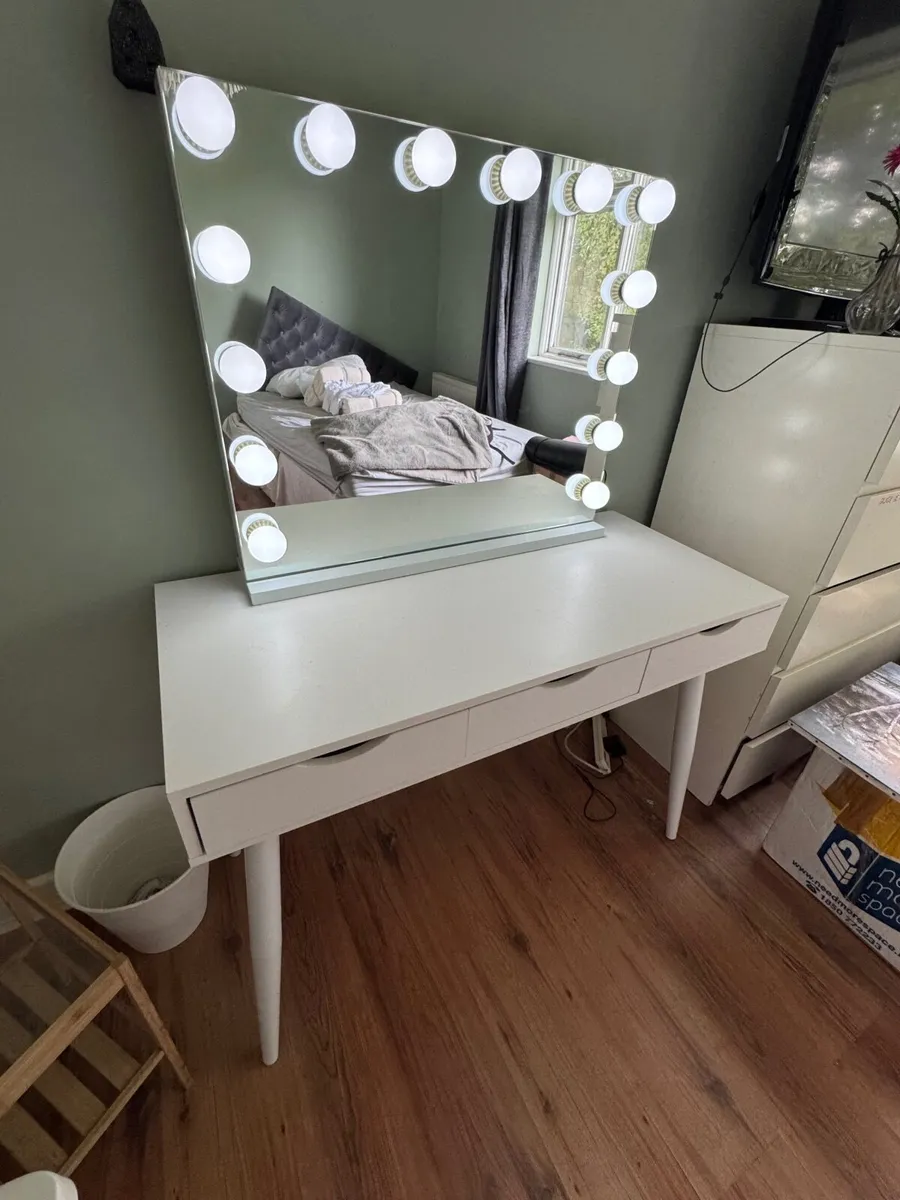 Hollywood Mirror & Dressing table with drawers - Image 1