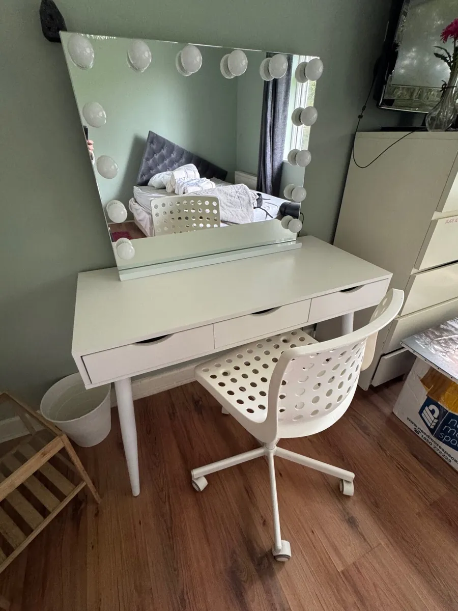 Hollywood Mirror & Dressing table with drawers - Image 2