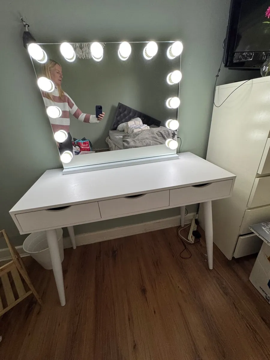 Hollywood Mirror & Dressing table with drawers - Image 3