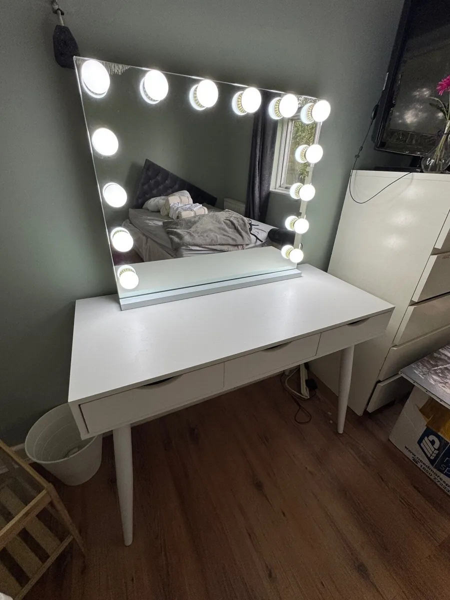 Hollywood Mirror & Dressing table with drawers - Image 4