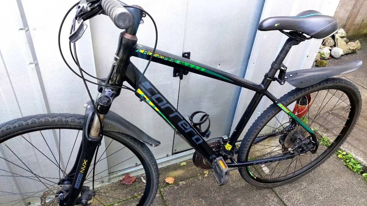 Carrera Crossfire Hybrid Bike Disc Brakes - Image 2