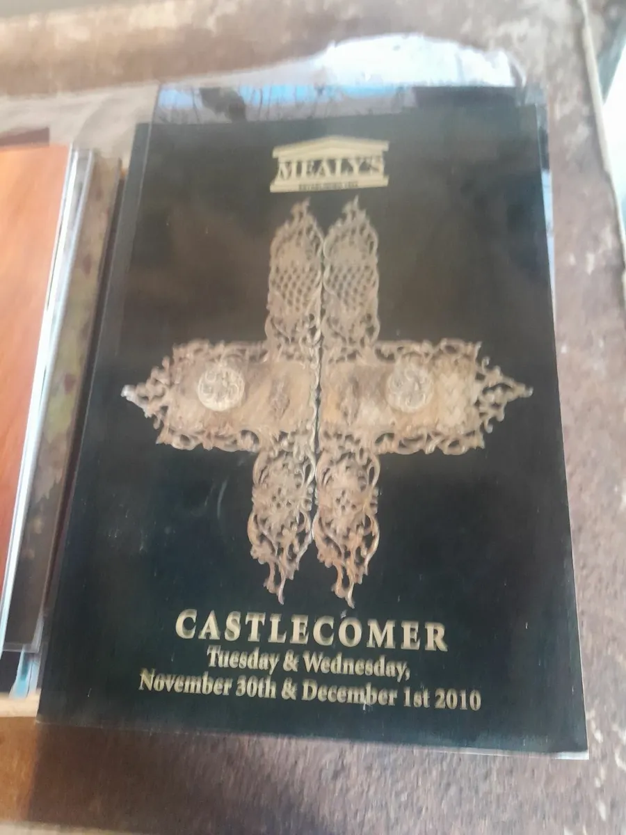 Fifty  auction catalogues - Image 2