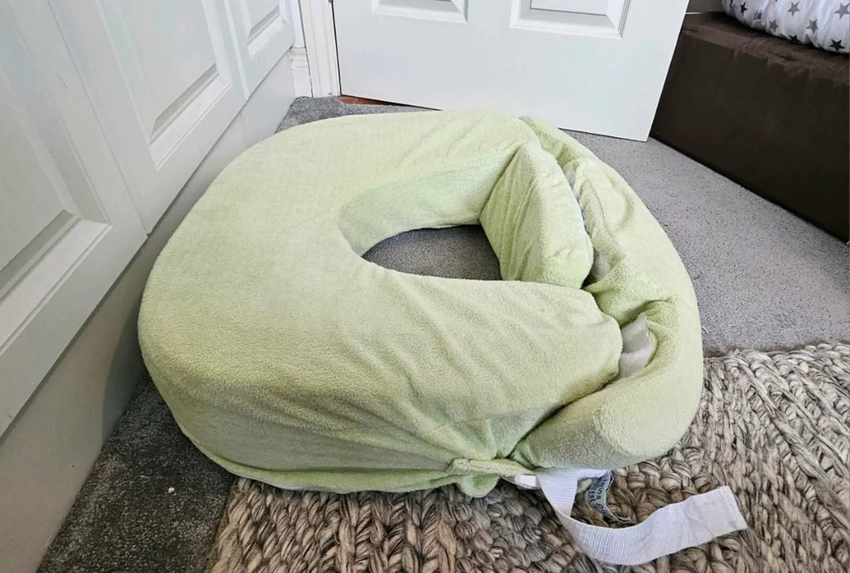 Twin nursing pillow and twin nap pillow - Image 3