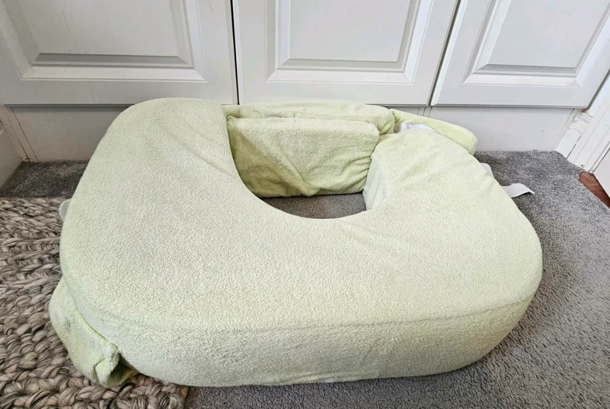 Twin nursing pillow and twin nap pillow - Image 4