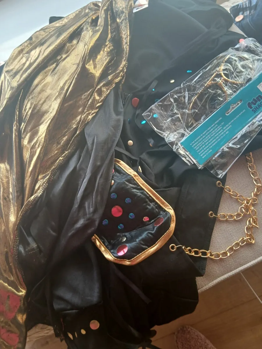 Fancy dress - Image 2
