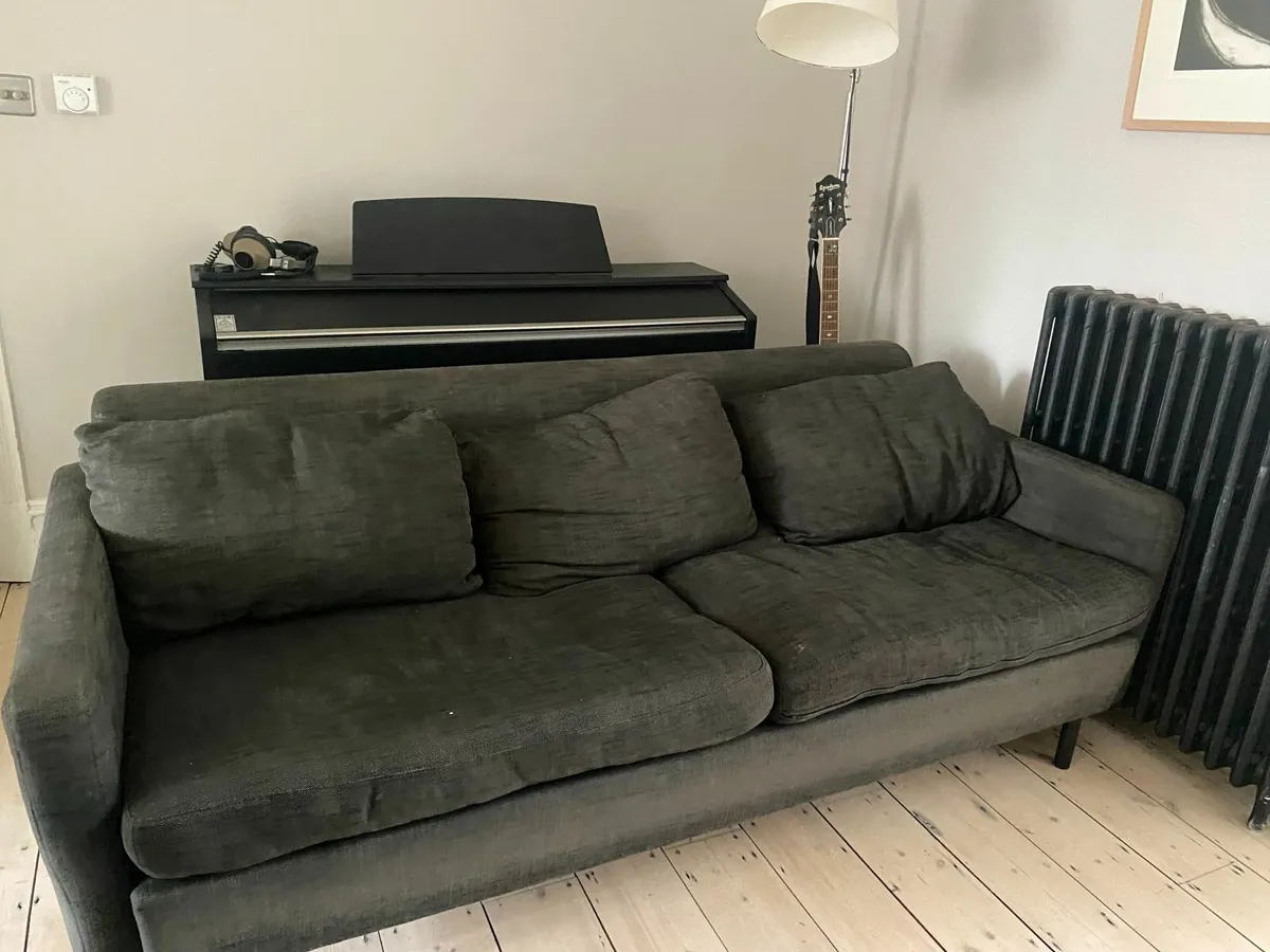 Living room comfortable Couch in good condition - Image 2