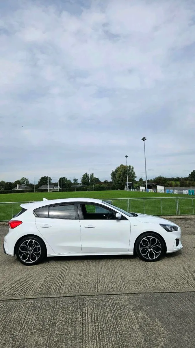 Ford Focus ST Line 1.5TD 120PS - Image 3