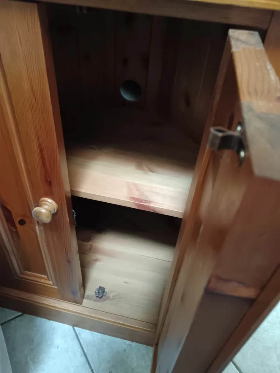 Free if u can collect. Corner TV cabinet - Image 1