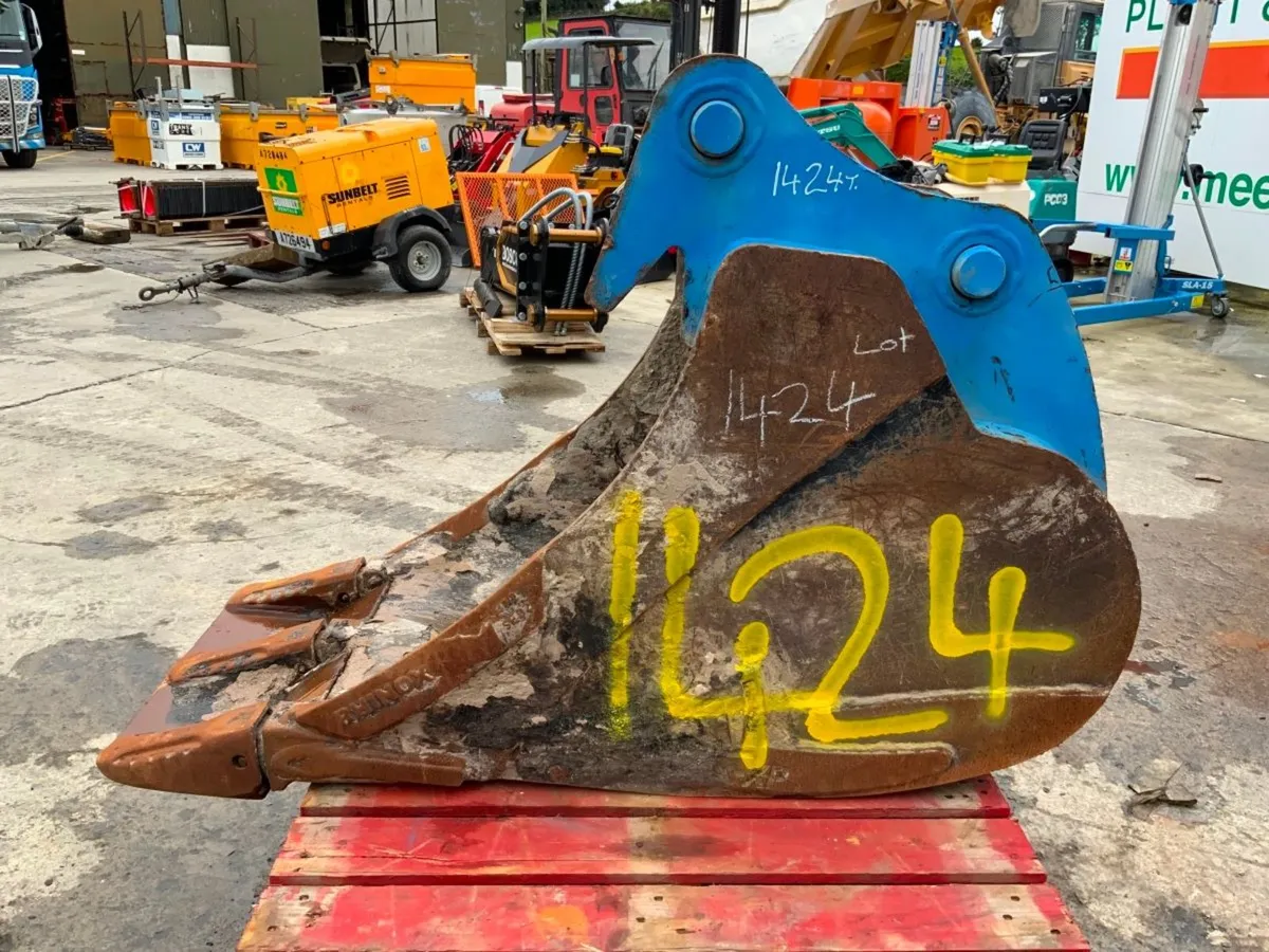 24" RHINOX DIGGING BUCKET....65mm PINS....1424t. - Image 2