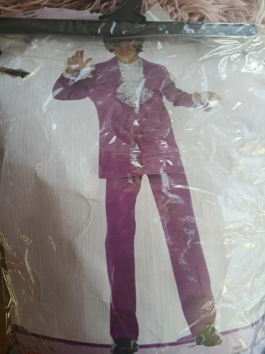 Fancy dress - Image 2