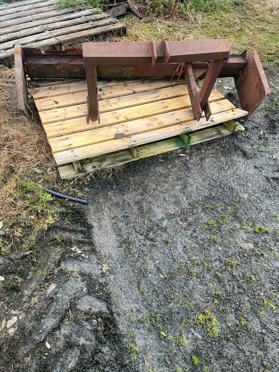 Yard scraper and milking machine equipment - Image 3