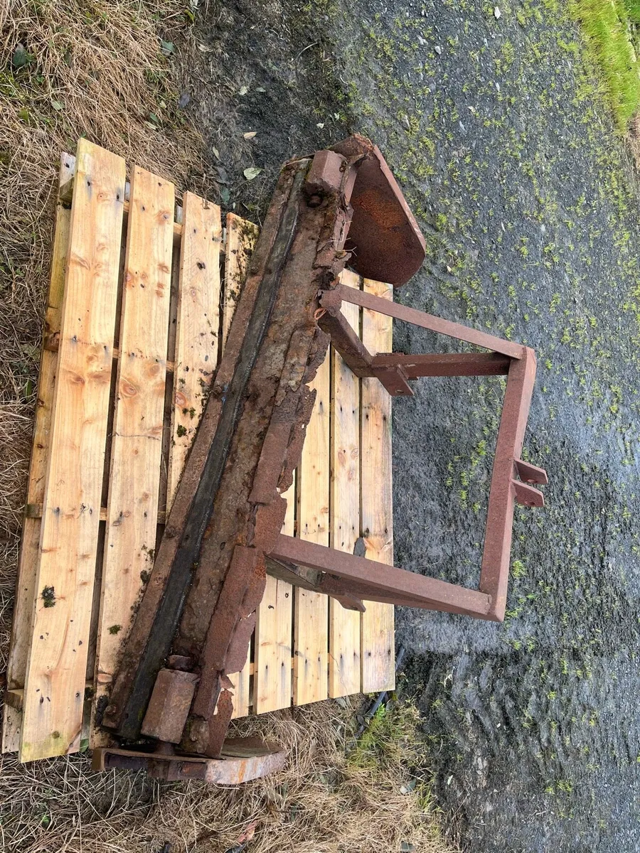 Yard scraper and milking machine equipment - Image 4