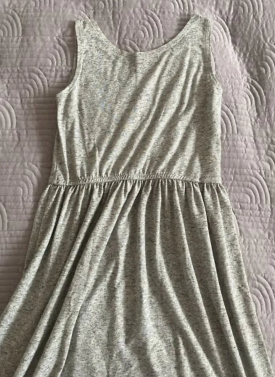 YD - Grey Dress - Age 10-11 years - Image 4