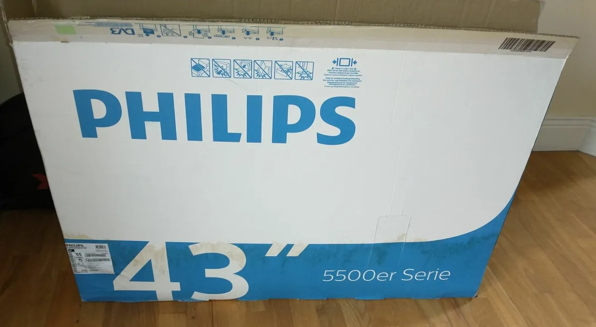 43"FLAT SCREEN PHILIPS TV - Image 4