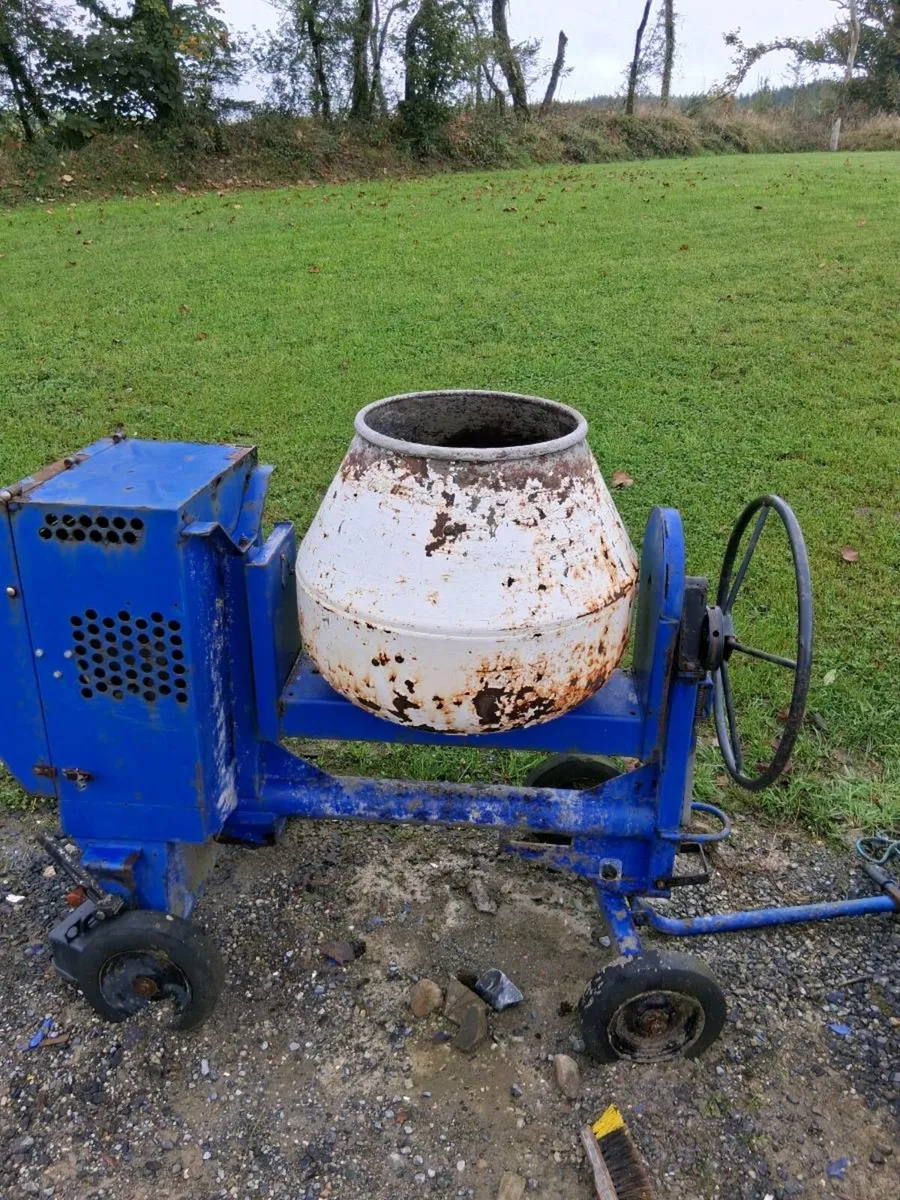 Cement mixer - Image 1