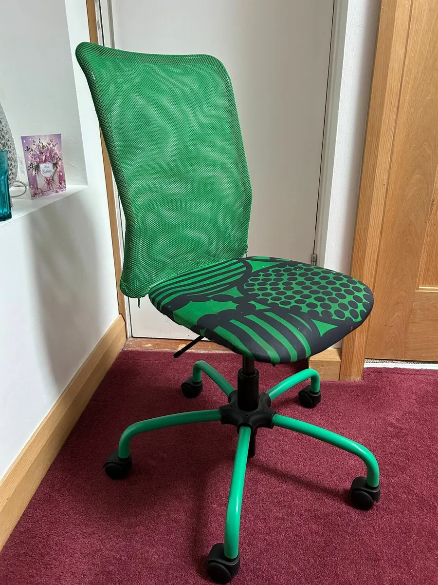 FREE Chair
