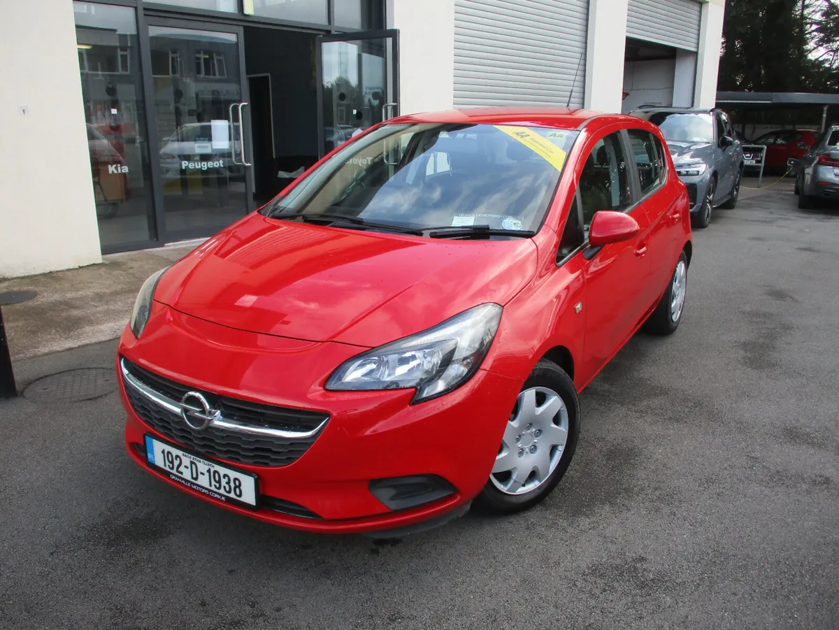 Opel Corsa E 1.4 Automatic  2019 - Image 1