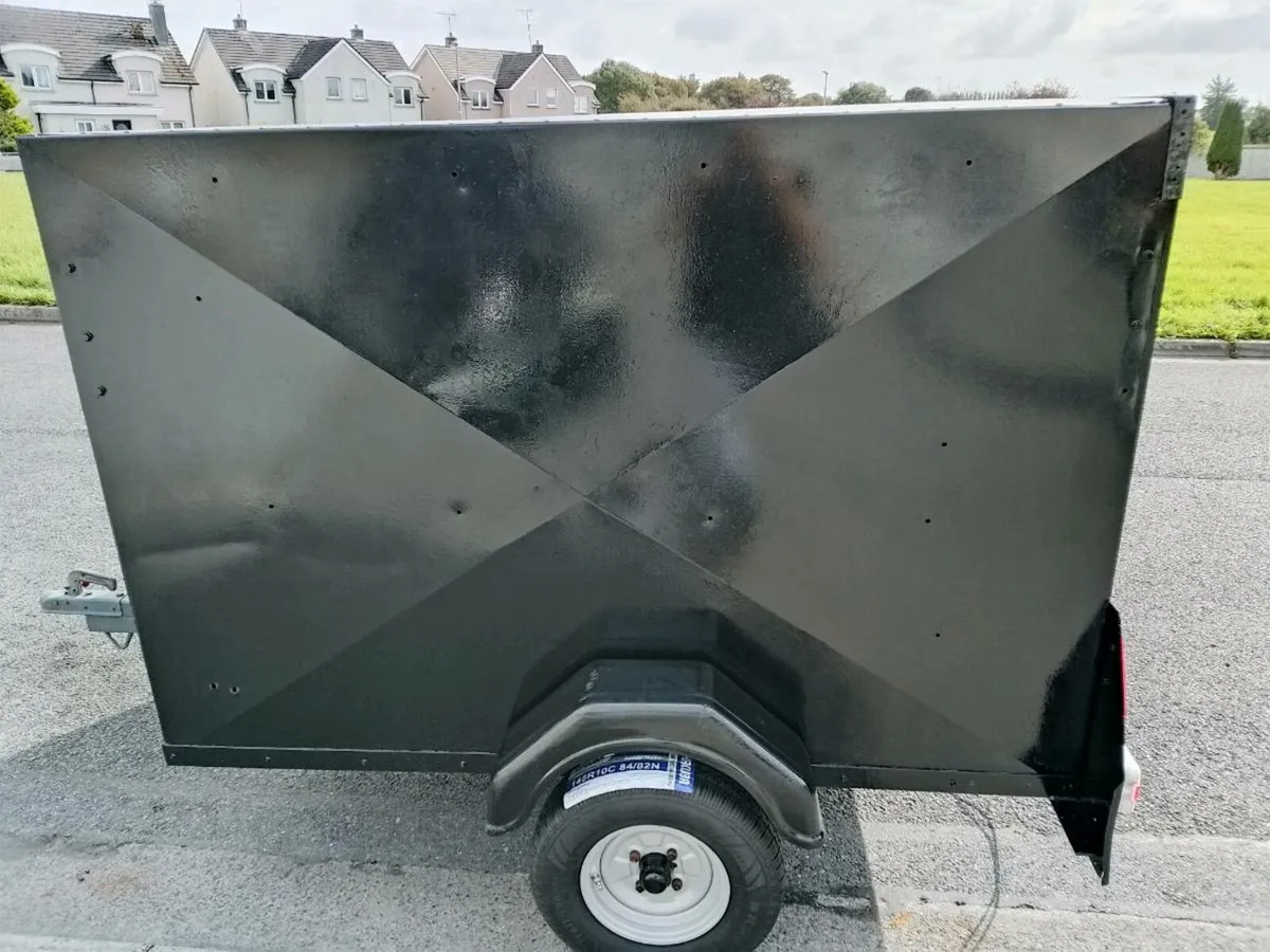 Trailer - Image 2