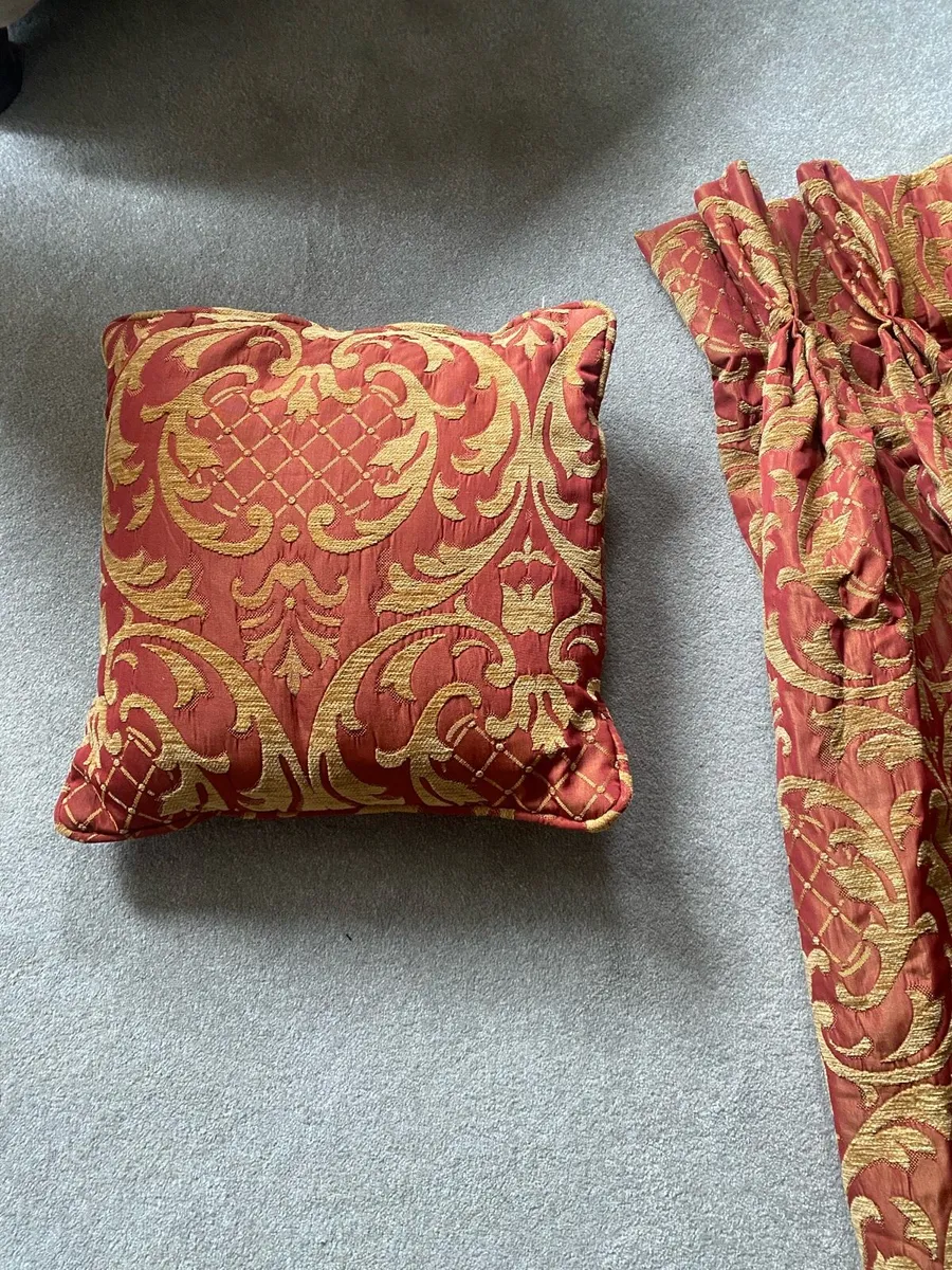 Curtains - Image 4