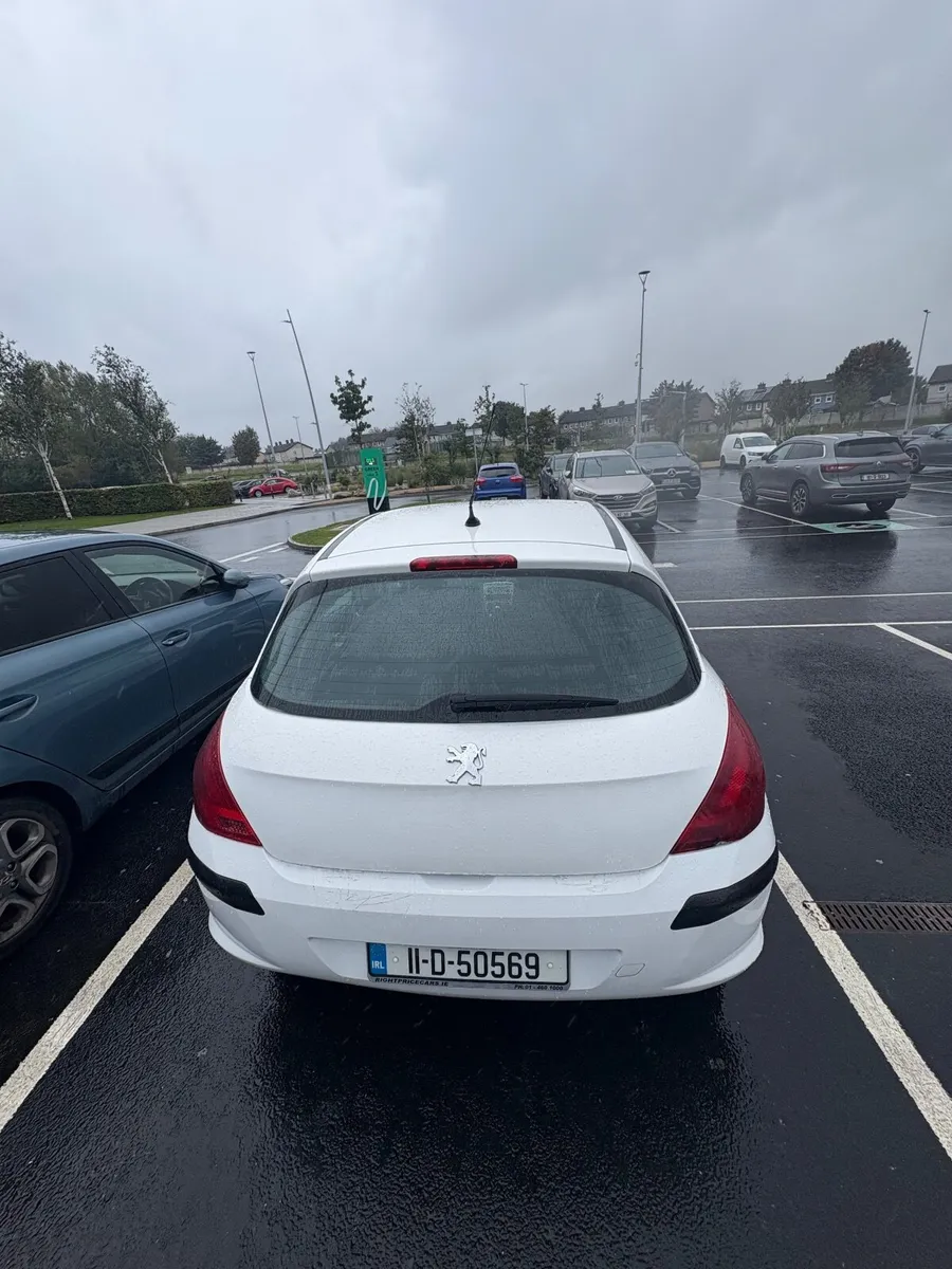 Peugeot 308 2011 - Image 2
