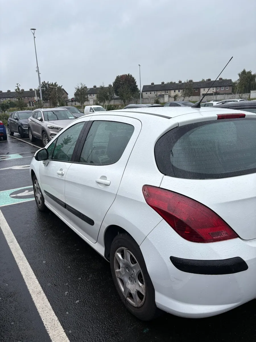 Peugeot 308 2011 - Image 4