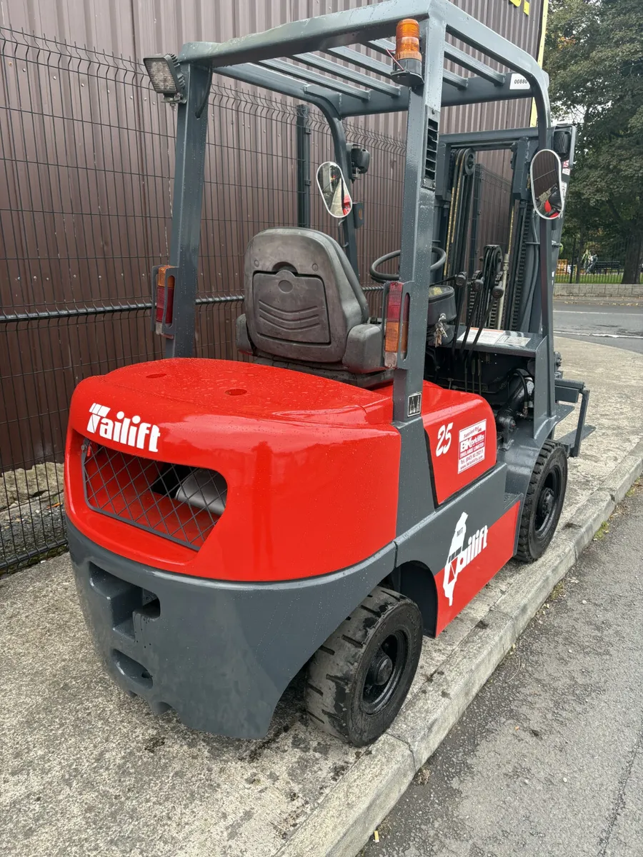 Tailift Forklift - Image 3