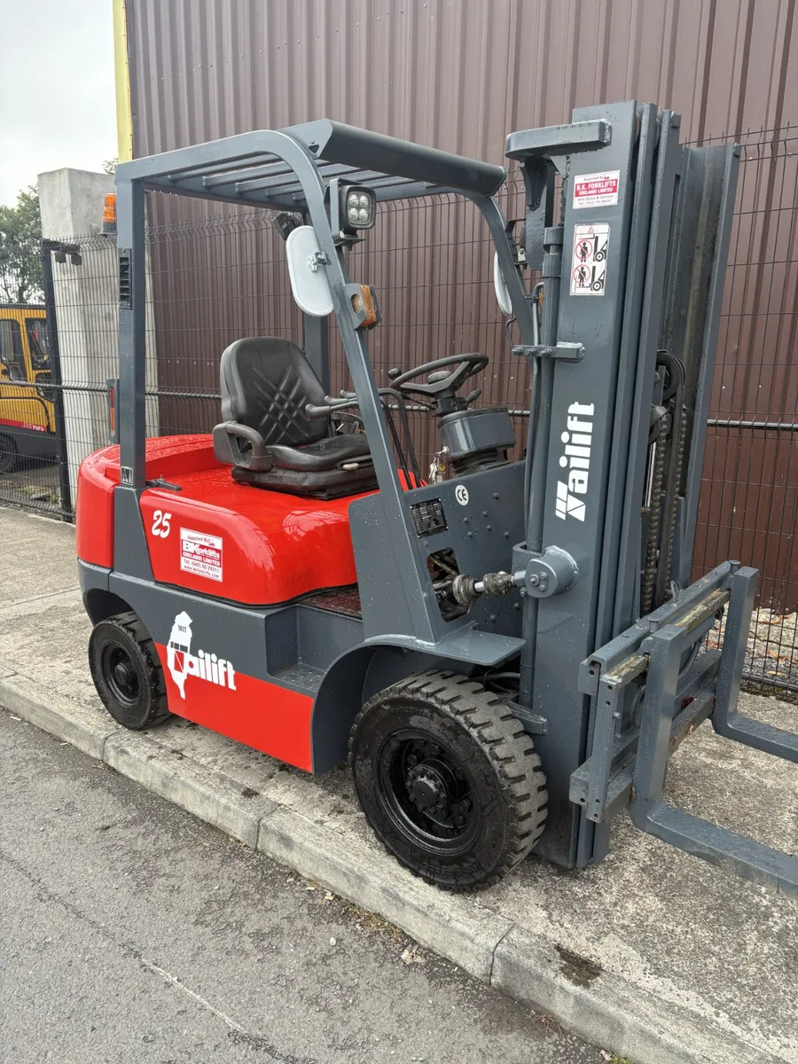 Tailift Forklift - Image 4