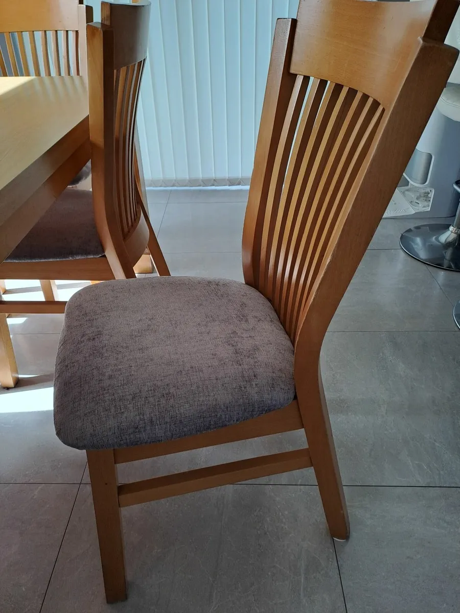 Kitchen table and chairs - Image 3