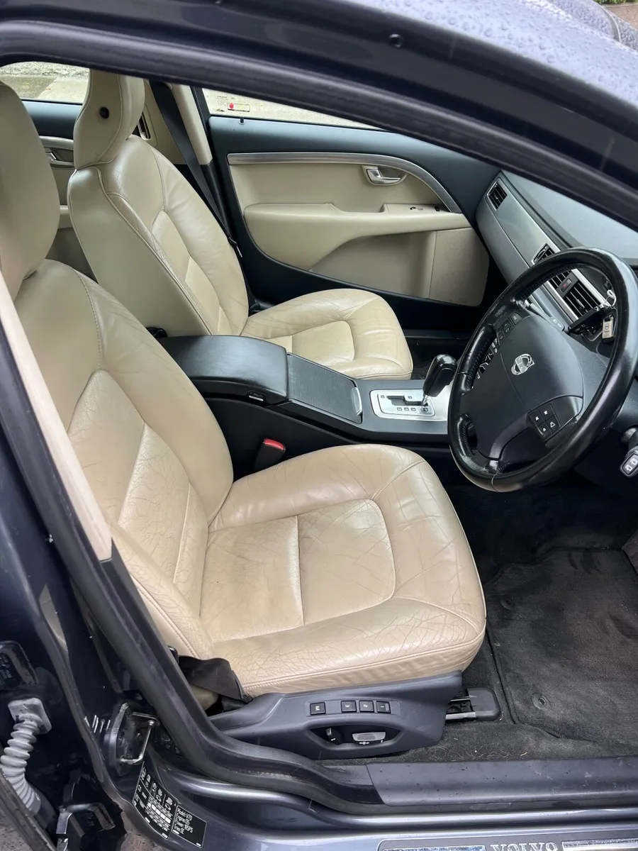 Volvo V70 2008 - Image 3