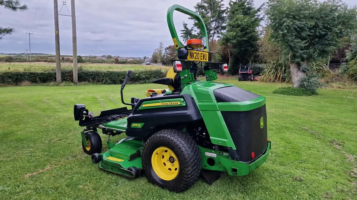 2020 John Deere z997r ride on mower lawnmower - Image 3