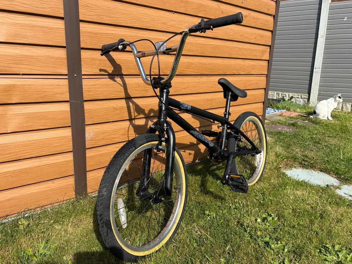 Woodoo BMX with Racing Helmet - Image 1