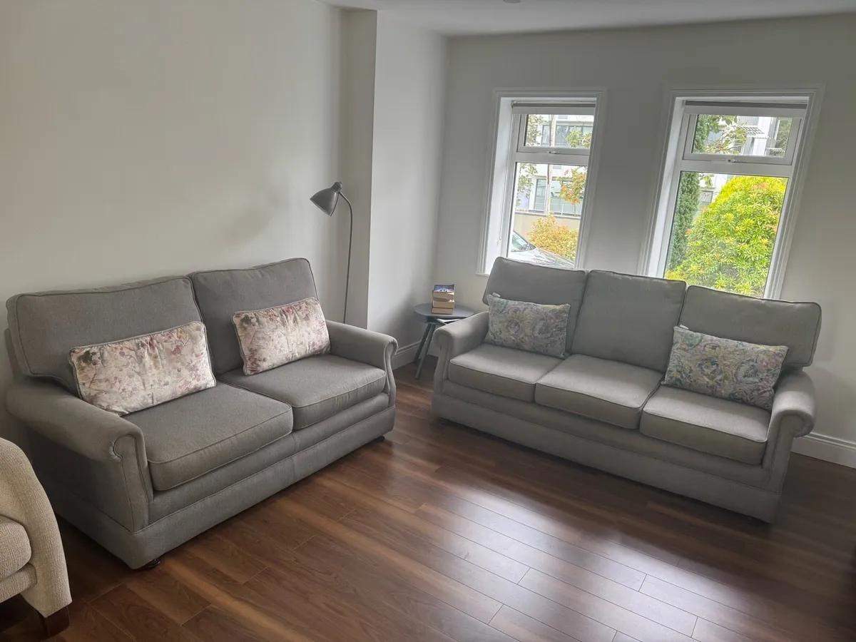 Sofa Set - Image 1
