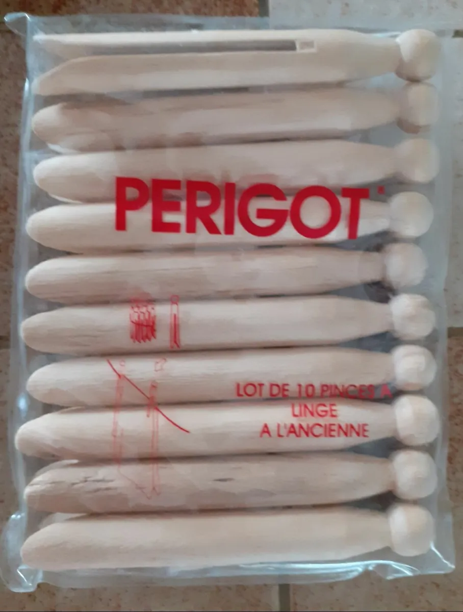 Vintage   pasta holder. Timber clothes pegs. Books - Image 3