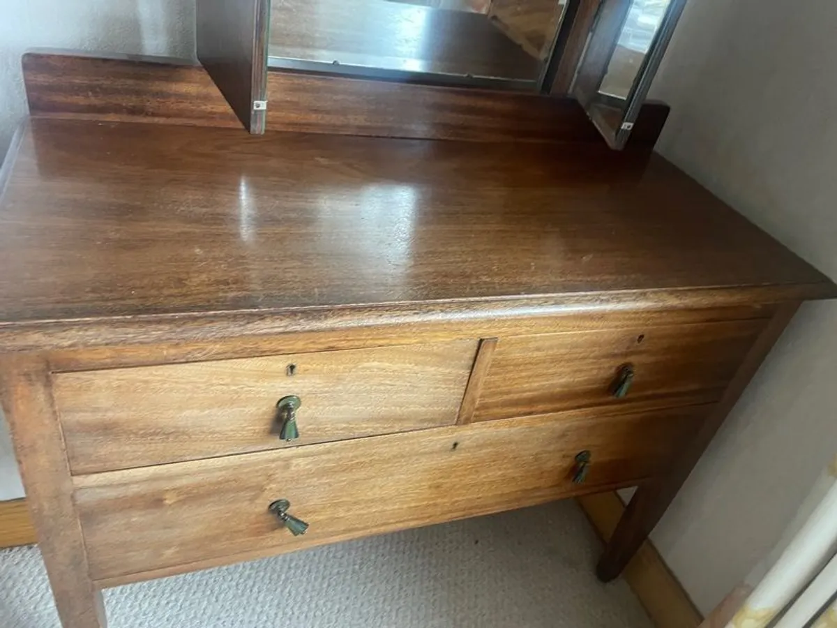 3 piece beautiful vintage set - oak - Image 2