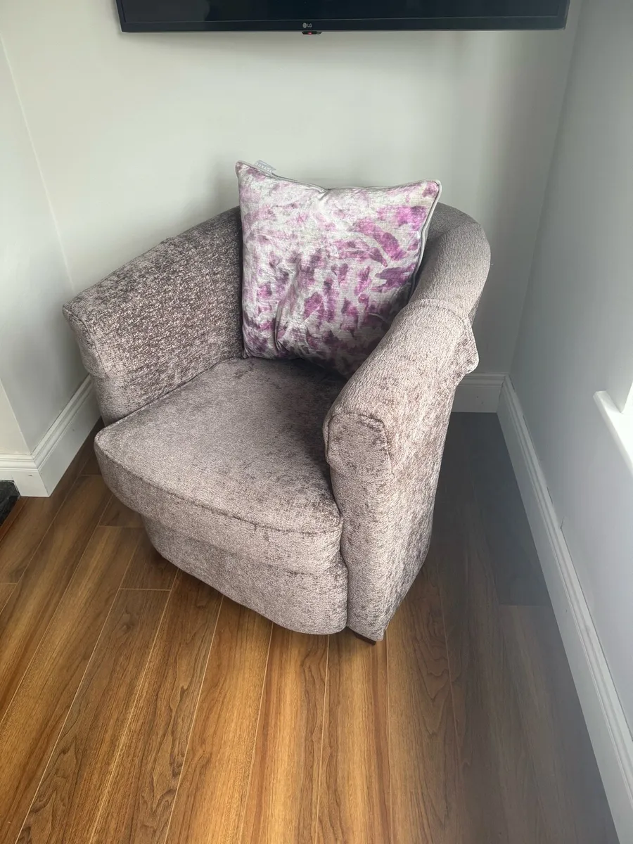 Furniture Set - Image 2