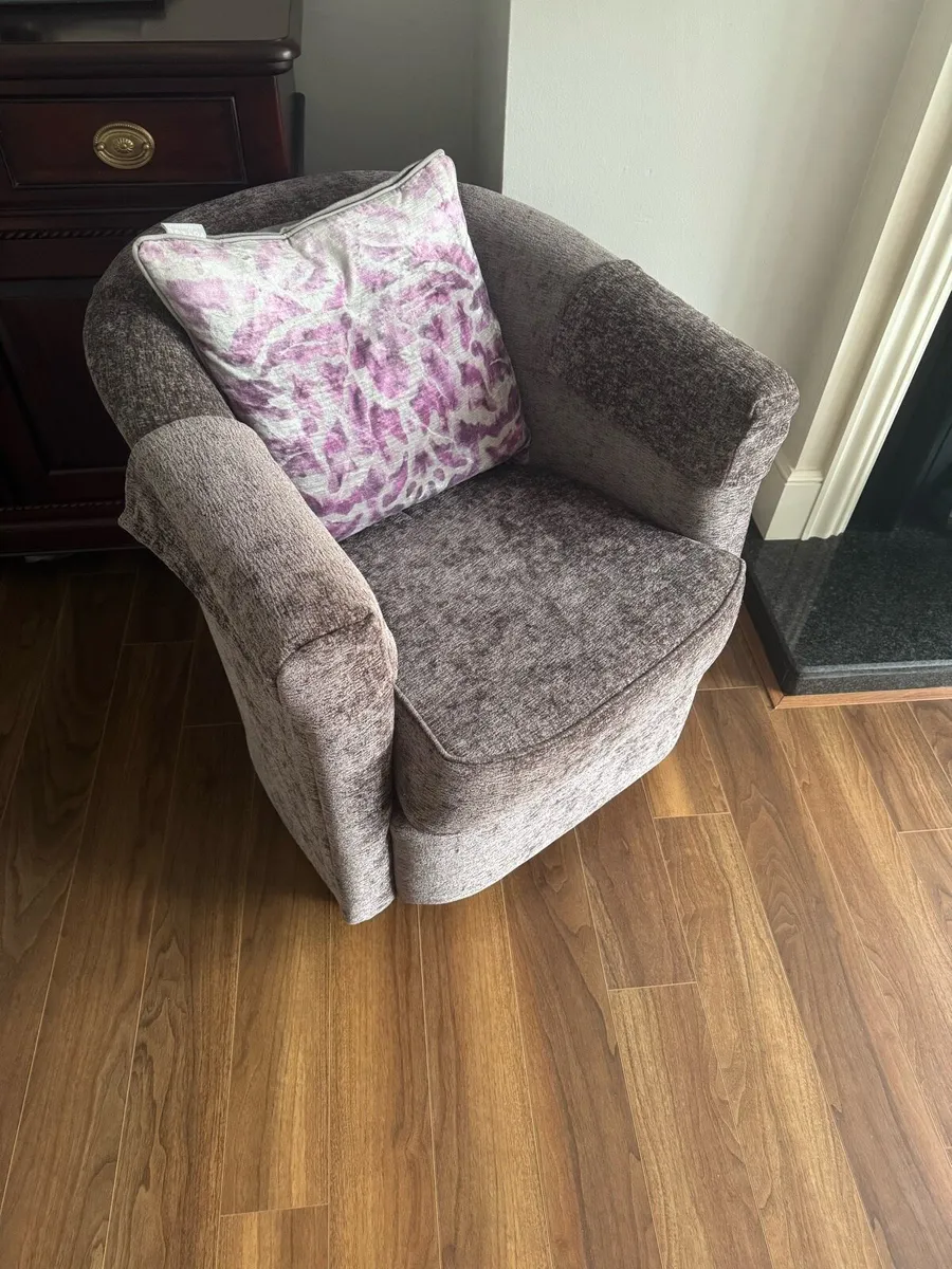 Furniture Set - Image 3