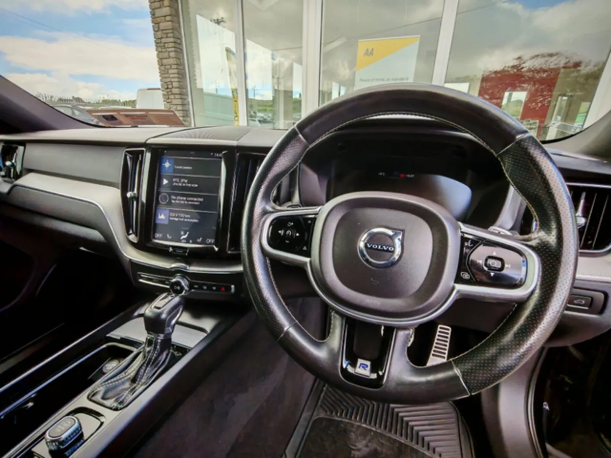 2019 VOLVO XC60 2.0 D4 R-DESIGN AWD AUTO 190HP - Image 4