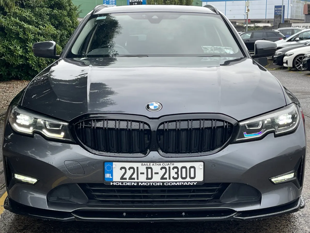 2022 BMW 3-Series Full Service History. Huge specs - Image 4