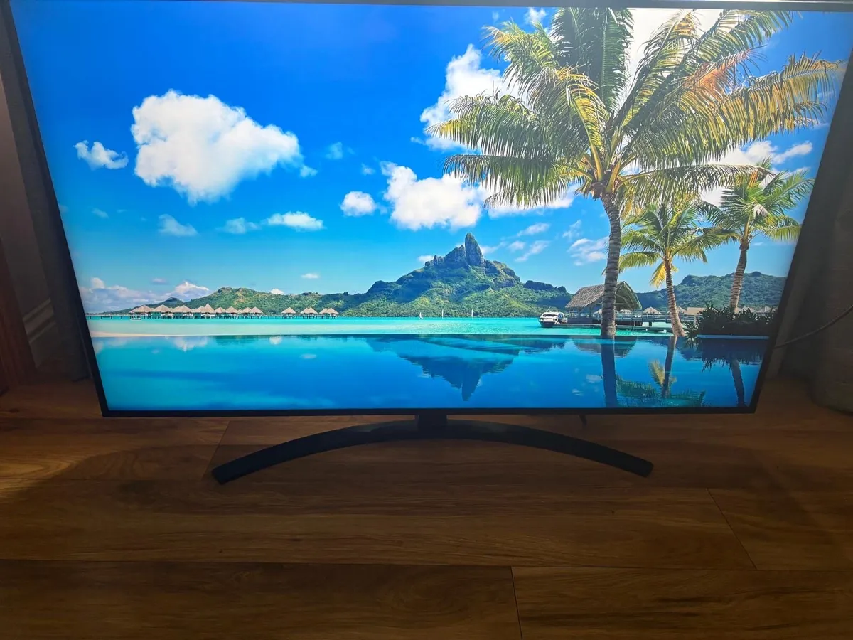 55 Inch LG Smart Tv - Image 2