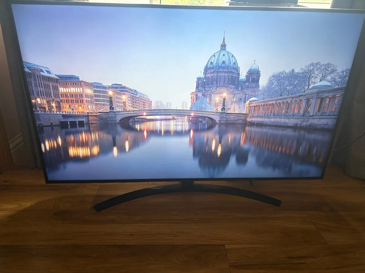 55 Inch LG Smart Tv - Image 4