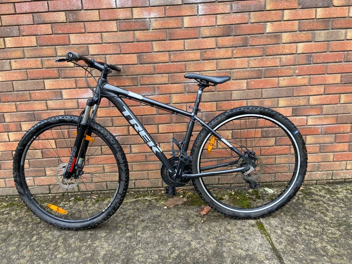 29 Inch Trek Marlin 6 mountain bike - Image 2