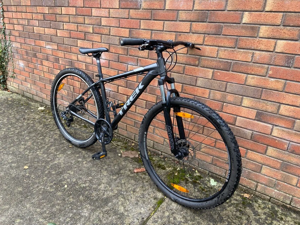29 Inch Trek Marlin 6 mountain bike - Image 4