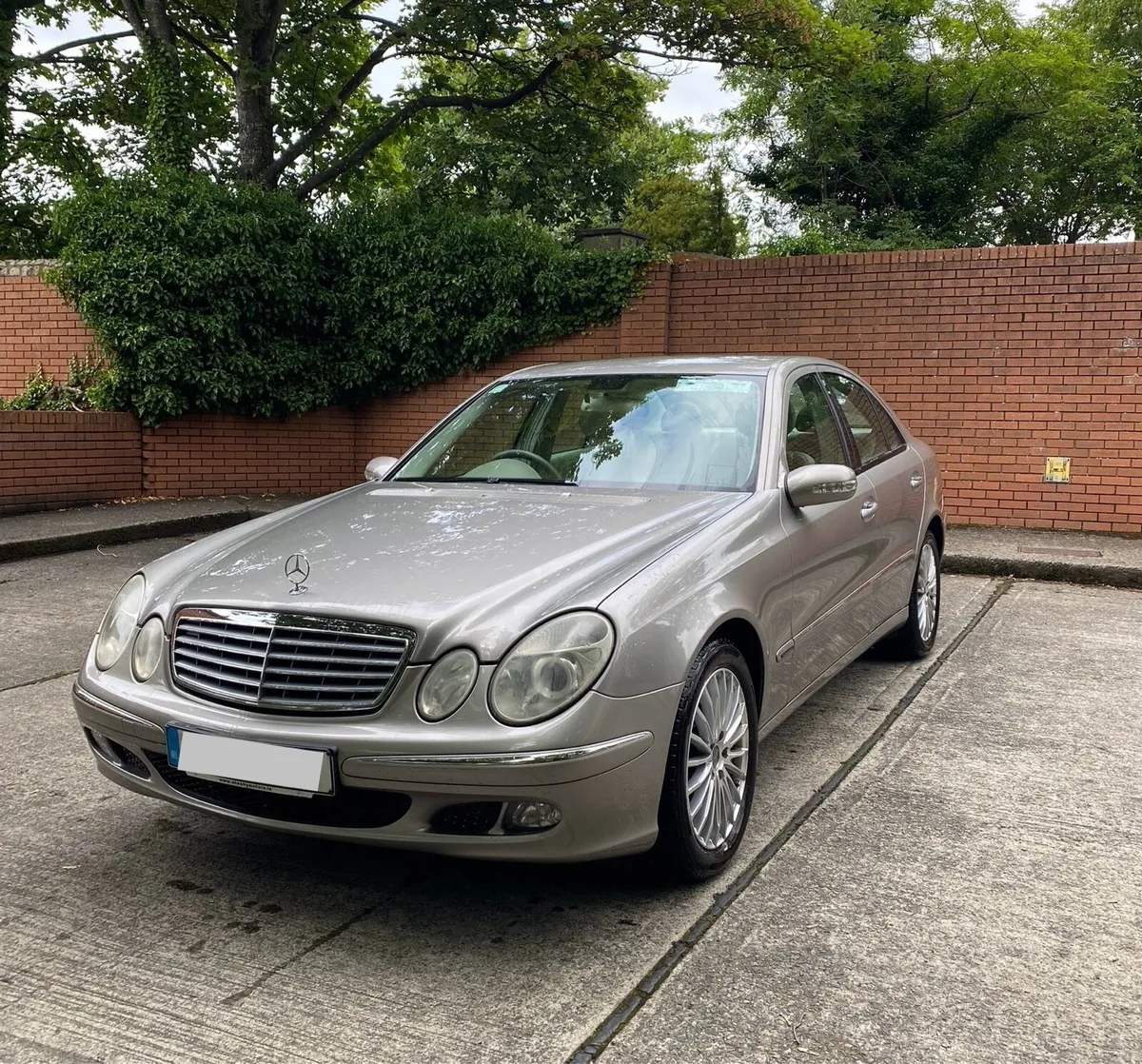 Mercedes E200 - Image 2